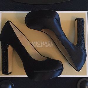 NEW MKors 7M Blk platform heels w/ Blk stud detail